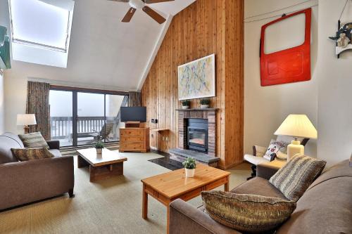 Killington House | Loft, Top-Floor Mountain View 2BR-2BA at Mountain Green, Pool, Hot Tub, Shuttle