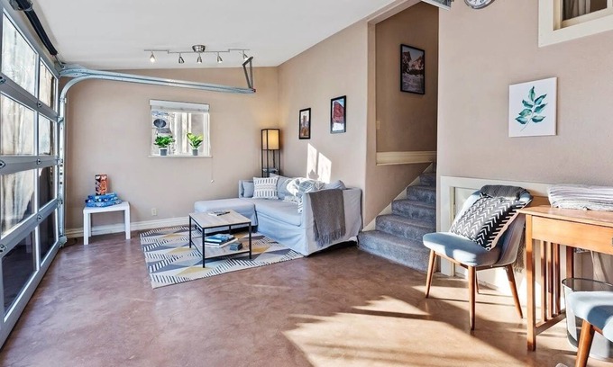 Sunnyside House | Loftium | Adorable Guest Suite In a Peaceful Neighborhood!