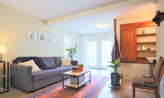 South Westminster Apartment | Loftium | Charming Guest Suite In a Desirable Neighborhood