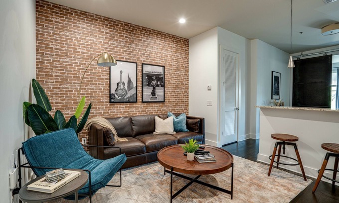 Midtown House | Lofts At 30th - Urban Lodge - Mins to Broadway!