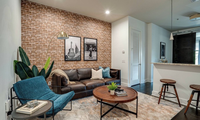 Midtown Cottage | Lofts At 30th - Urban Lodge - Mins to Broadway!