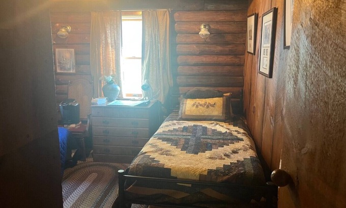 Chelsea Cabin | Log Cabin Get Away