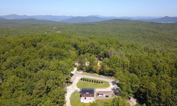 Salem Cabin | Log Cabin in the Foothills of the Blue Ridge Mountains, Lake Jocassee - Keowee