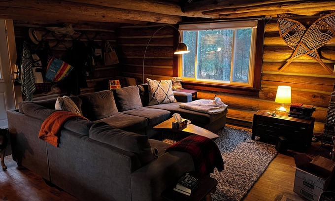 Baysville Cabin | Log Cabin in the Woods