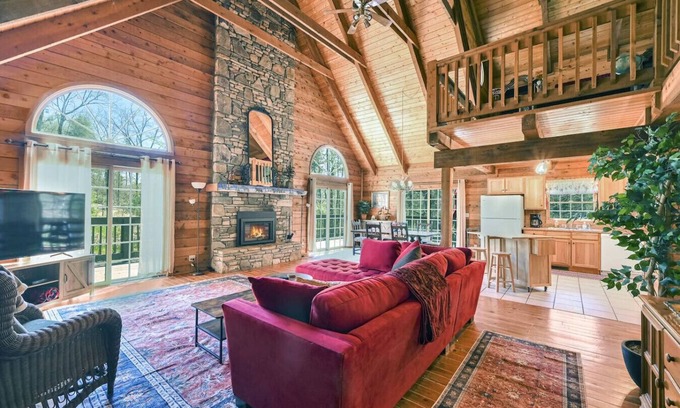 Fairview Cabin | Log Cabin Retreat, Great Location, Pets Allowed