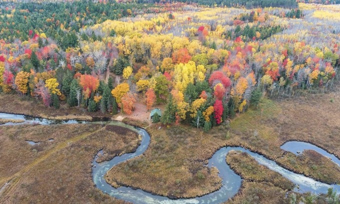 Gerrish Township Cabin | LOG CABIN W/SAUNA ON THE CUT RIVER AT HIGGINS LAKE