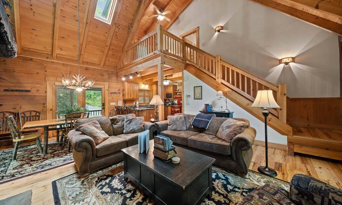 Banner Elk Cabin | Log Heaven - Romantic Luxury Log Cabin near Banner Elk With Hot Tub, Pool Table, & Fishable River!