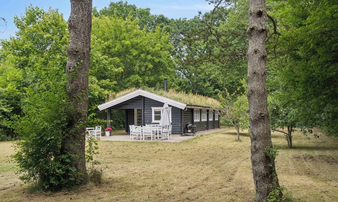 Dronningmolle House | Log house in Dronningmølle, 150 m to the beach