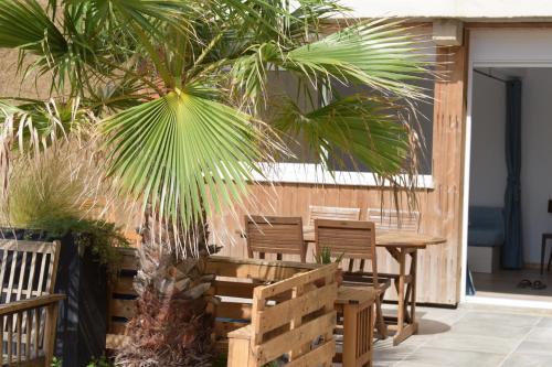 Gruissan Plage Apartment | Logement spacieux au calme - Plage des Chalets