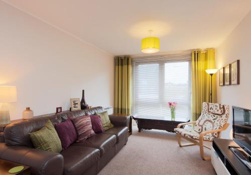 Bonnington Apartment | Logie Green Road Apartment