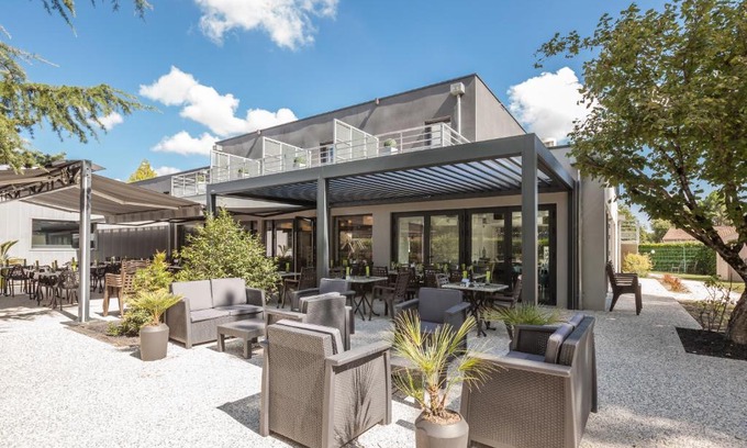 Gradignan Hotel | Logis Hotel Restaurant & SPA Au Comte d'Ornon