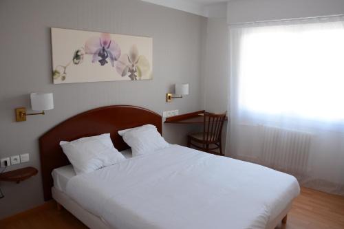 Saint-Brevin-les-Pins Hotel | Logis Le Petit Trianon