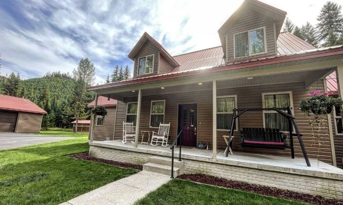 Lolo House | Lolo Hot Springs Guest Home
