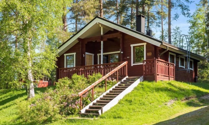 Tahkovuori House | Lomasyväri 806 by Interhome