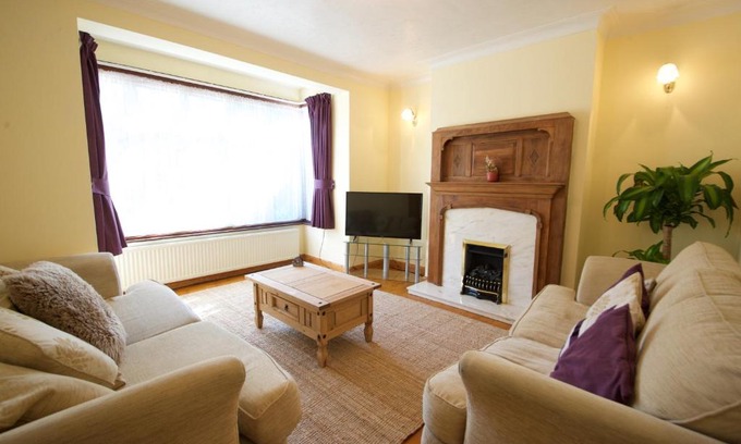 Barnet House | London 3 Bedroom House