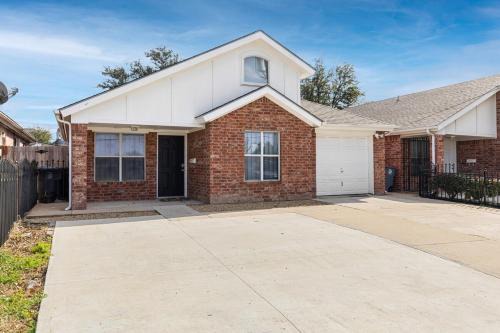 Dallas House | Lone Star Hideaway