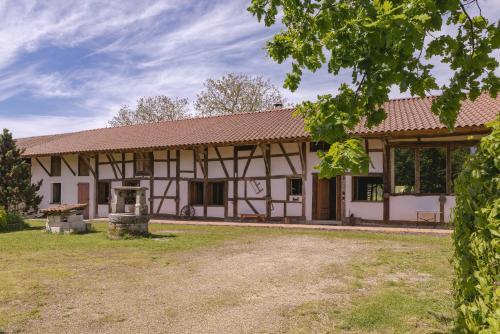 Cormoz House | Longère bressane de la Verne
