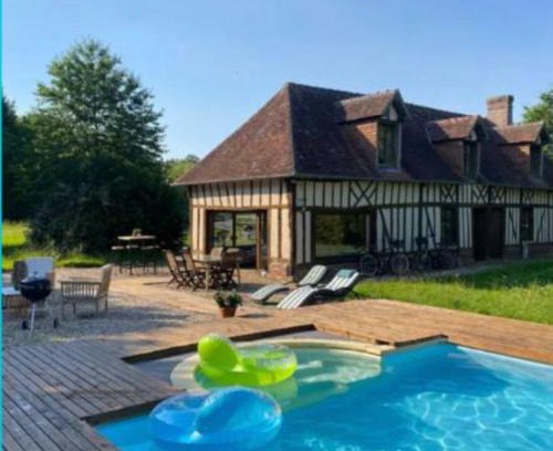 Landepereuse House | Longère normande avec piscine et jardin