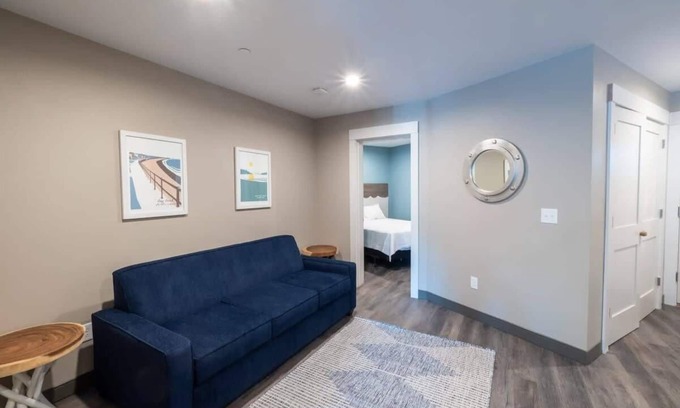 Gloucester Apartment | Long Beach Suites: Steps To Beach, Newly Built