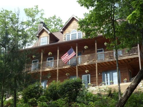Dahlonega Cabin | Long Mountain Lodge Bed & Breakfast