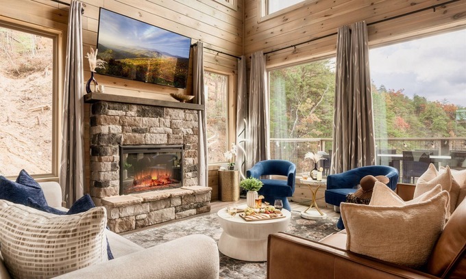 Gatlinburg - Pigeon Forge House | Long range views, Indoor Pool, Hot tub, Firepit, Multiple Decks, Arcade Games