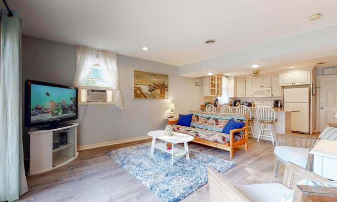 York Beach Apartment | Long Sands Escape