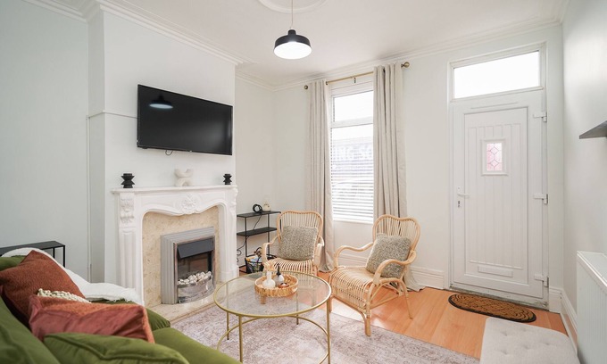 Sheffield House | LONG STAY CONTRACTORS/RELOCATION: city centre, free parking, kitchen, WiFi