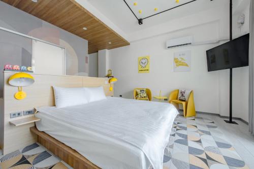 West Central District House | Long Stay Here
