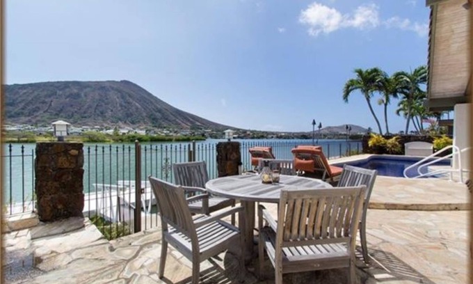 Hawaii Kai House | Long term rental Marina Front rental in Hawaii Kai with pool