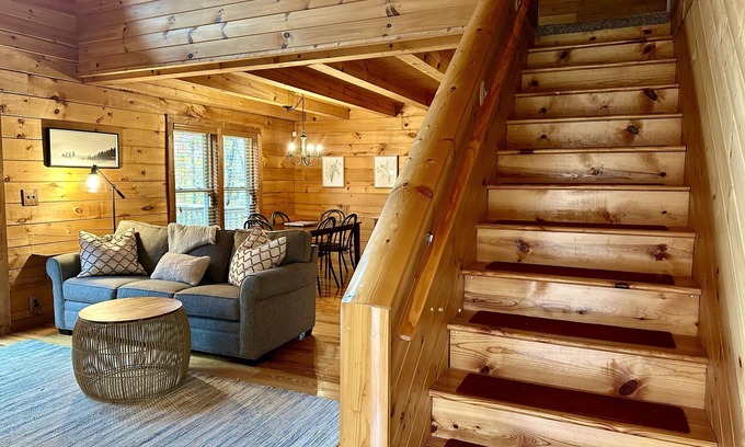 Lake Lure House | Long Term Rental - Secluded Lake Lure 2 Bedroom Cabin