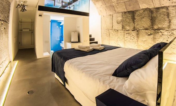 La Llotja-Born Apartment | Lonja Suites 1 Blue