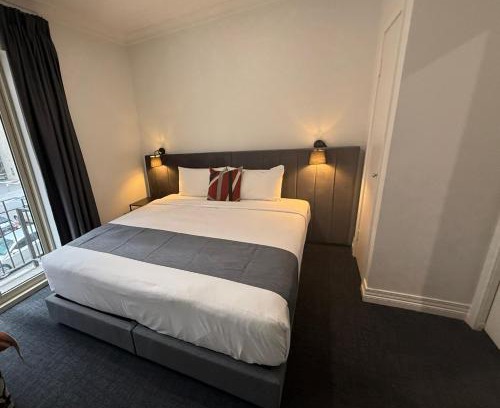 Chinatown Apartment | Lonsdale Street Apartments