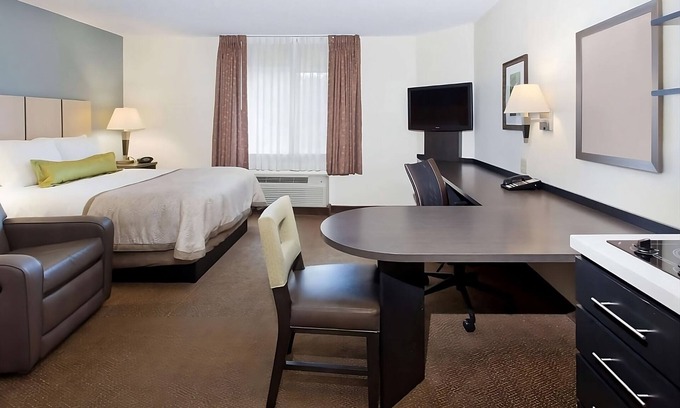 Somerset Hotel | Look No Further! Relaxing unit. Near Fort Worth Meacham International Airport