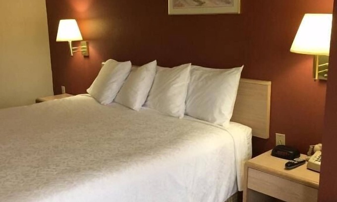 Cabot Resort | Look No Further! Free Breakfast & Parking, Pool, Minutes to Cambridge Park