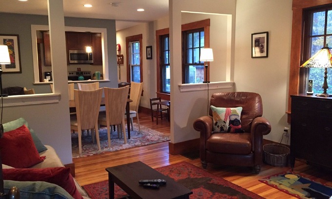 Bartlett House | Looking to hike, swim or enjoy the mountain views? This is the place for you!