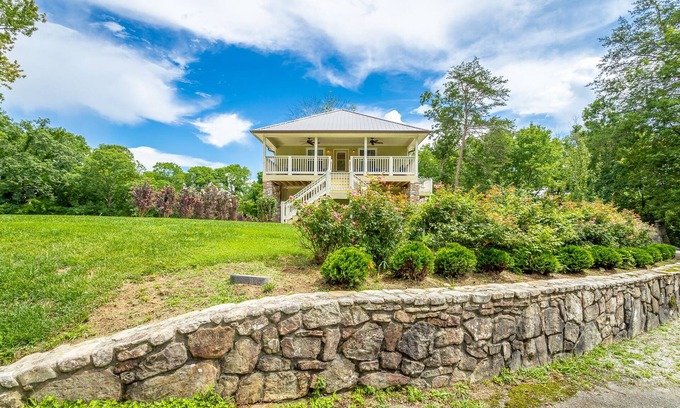 Lookout Mountain House | Lookout Escape - Top of Lookout Mountain