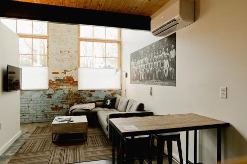Dalton Apartment | Loom Room Retreat