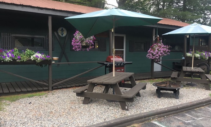 Chestertown Apartment | Loon's Lair, A Beautiful immaculate Adirondack 2 Bedroom 3 Bathroom Suite