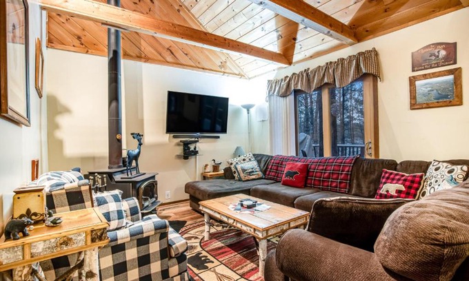 Rhinelander House | Looney Bin Cabin