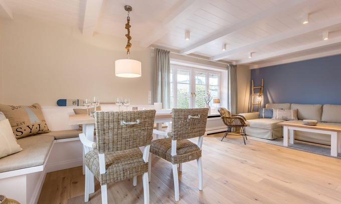 Keitum Apartment | Loos - Renovierte Erdgeschoßwohnung Inklusive Wohlfühlatmosphäre
