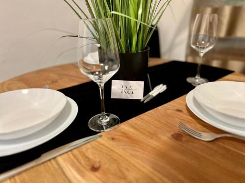 Floridsdorf Apartment | Lorena Lav Apartment