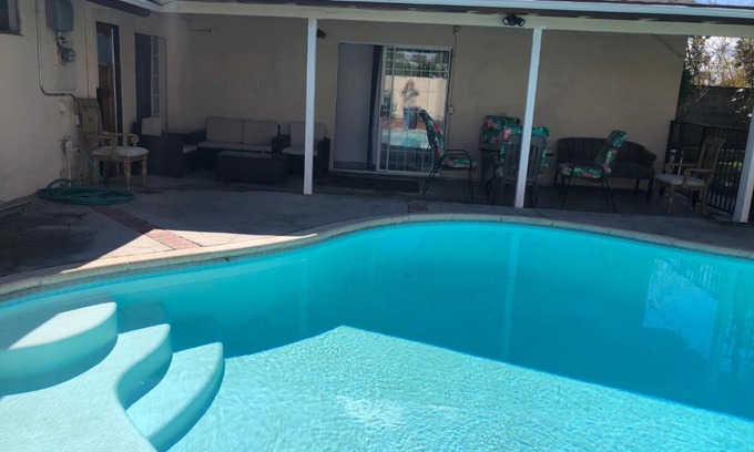 Granada Hills North House | Los Angeles 6 bedrooms 3 bathrooms pool