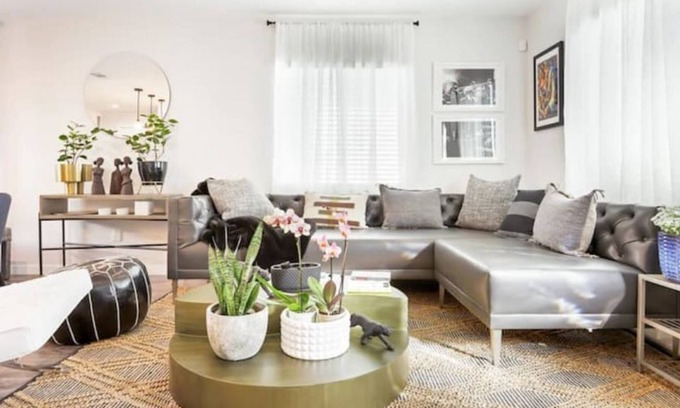 Bell Gardens House | Los Angeles Lux Jazz Retreat