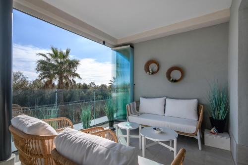 Ayamonte Apartment | Los Camaleones by Ĥ - Playa de los Haraganes HLHC4002P61