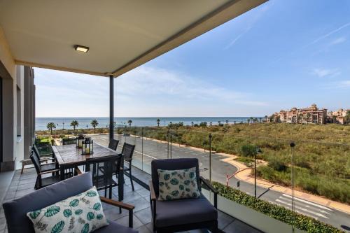 Ayamonte Apartment | Los Flamencos by Ĥ - Playa de los Haraganes HLHF4203PE56