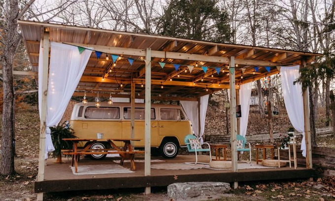 St. Clair RV Rental | Lost Hill Lake Good Vibes VW