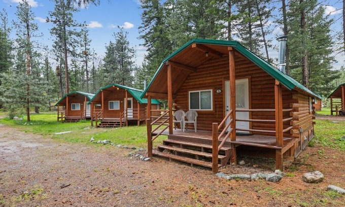 Grantsdale Cabin | Lost Horse Resort - Double Queen Cabin #15