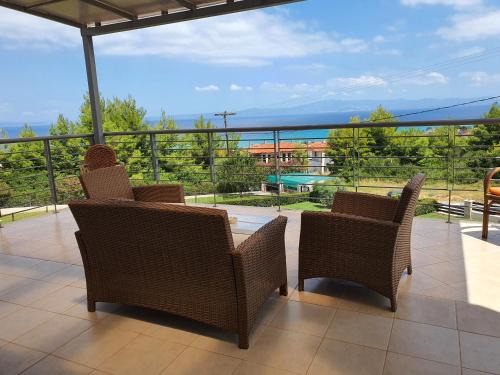 Haniotis House | Lost in View