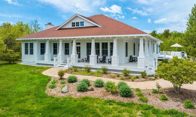 Ellison Bay House | Lost Lane-Secluded Luxury Retreat w/Hot Tub in Ellison Bay