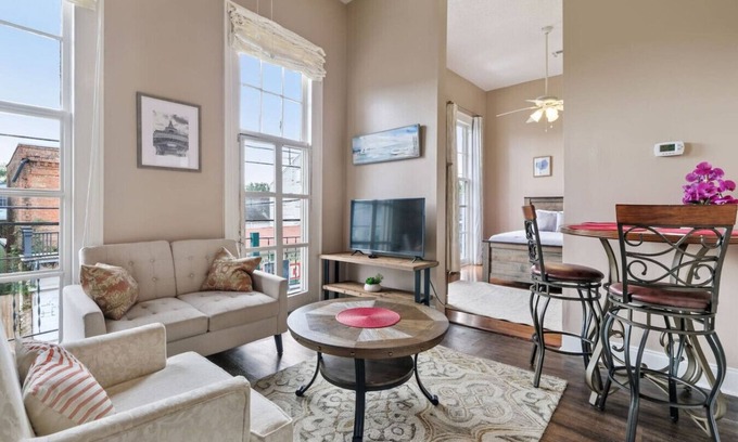 Faubourg Marigny Apartment | Lost Love Loft in New Orleans Marigny